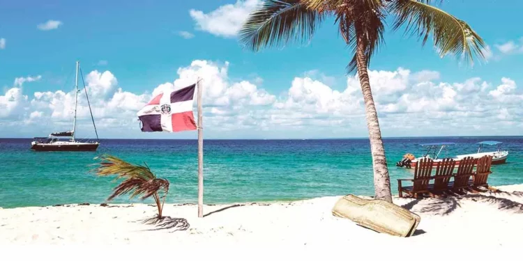 Infraestructura, seguridad, inversiones y la conectividad aérea, los retos principales del turismo dominicano