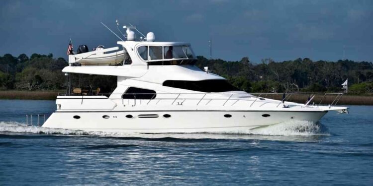 Senadores aprueban ley que exonera de impuestos los yates y embarcaciones lujosas