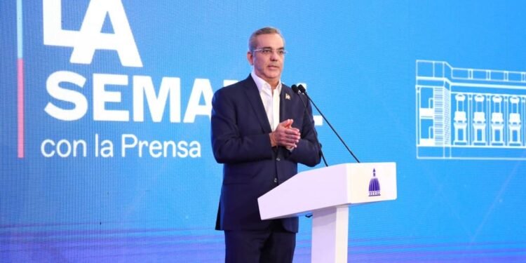 Presidente dice han entregado más de 50 mil viviendas y más de 70 mil títulos de propiedad en presente gestión