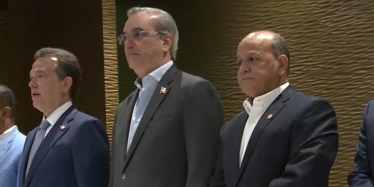 Abinader afirma inflación está controlada y economía creciendo