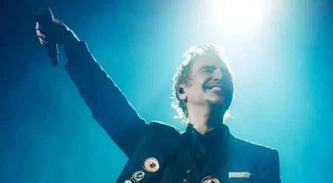 Acusan a Alejandro Fernández de dar concierto «borracho» y dormirse en show