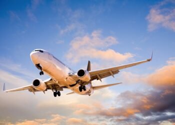 Director general del Instituto Dominicano de Aviación Civil, (IDAC), segura ley de fomento a la aviación abaratará pasajes aéreos