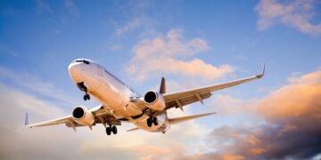 Director general del Instituto Dominicano de Aviación Civil, (IDAC), segura ley de fomento a la aviación abaratará pasajes aéreos