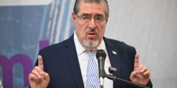 Bernardo Arévalo denuncia «un golpe de Estado a cámara lenta» en Guatemala