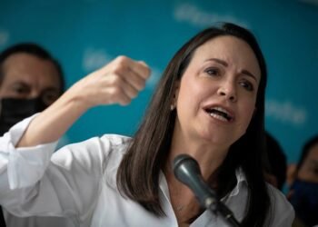 Escogen a Corina Machado como candidata de la oposición en Venezuela