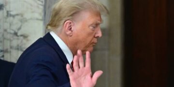 Trump niega haber compartido secretos de submarinos nucleares con un multimillonario australiano