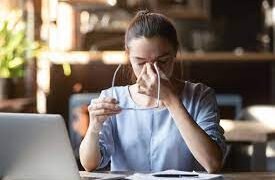 Cómo prevenir la fatiga visual: cuáles son los factores de riesgo y los tratamientos