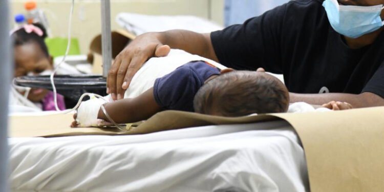 Sociedad de Pediatría asegura la situación del dengue está «muy difícil»