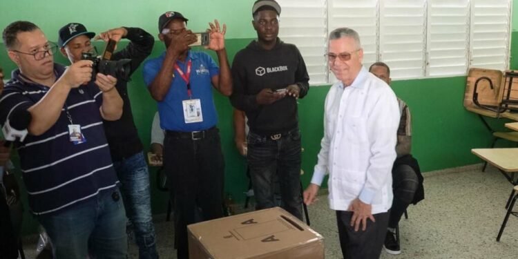 “En altos niveles decidieron que no va” dice director de comunicaciones del alcalde Manuel Jimenez