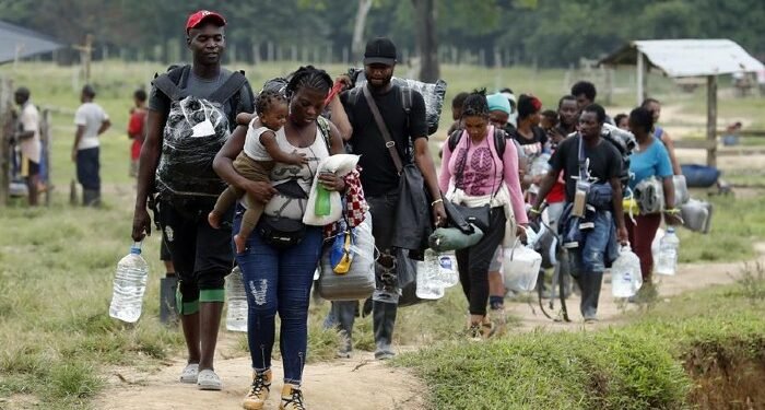 Senadores alertan sobre eventual ola migrantes