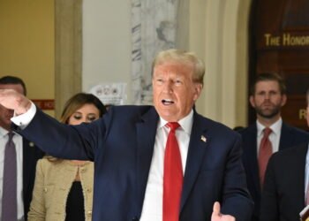 Trump insta a detener el apoyo a Ucrania hasta que Europa gaste la misma suma que EE.UU.