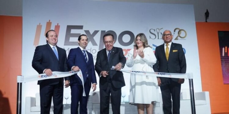 Gobernador del Banco Central resalta importancia del mercado de valores para RD