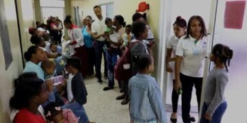 Hospitales siguen abarrotadas por casos de dengue