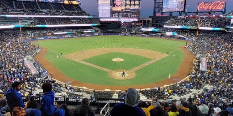 Más de 90 mil personas asistieron a la «Serie de Titanes» en Nueva York