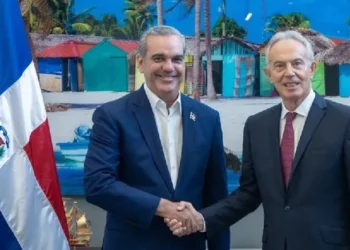 Blair se reúne con Abinader para tratar crisis con Haití sobre canal