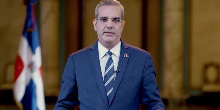 Abinader negoció el contrato de los aeropuertos por otros treinta años