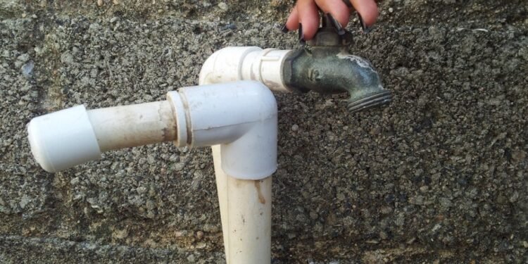 110 acueductos fuera de servicio dejan sin agua potable a más de un millón 600 mil usuarios