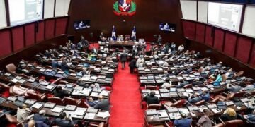 Diputados aprueban dos préstamos por 430 millones de dólares