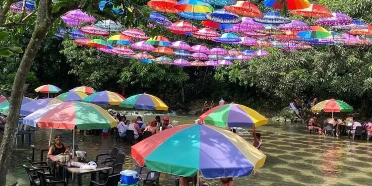 Clausuran negocios en las cercanías del río Fula