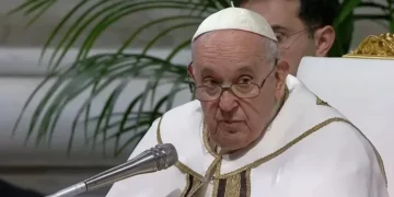 El papa aconseja separarse «un poco» del teléfono para cuidar la vida interior