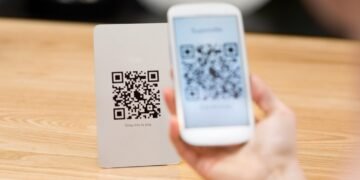 Explican los peligros en uso seguro de los códigos QR