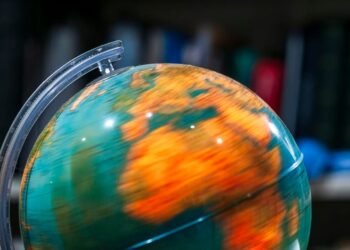 ¿Por qué no sentimos la rotación de la Tierra?