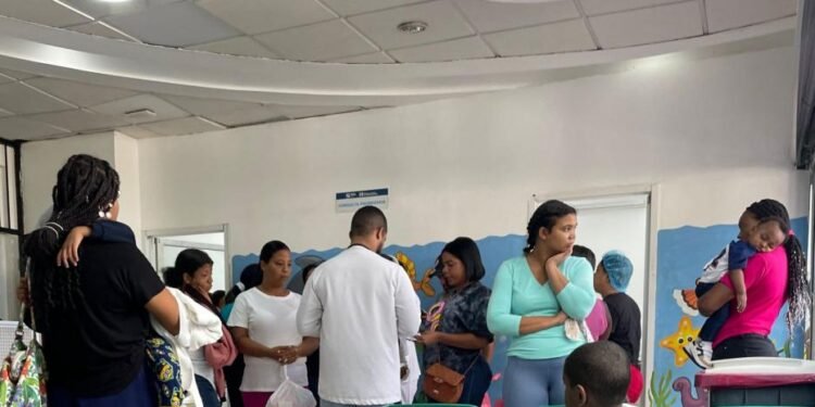 Casos dengue continúan llenando hospitales y clínicas