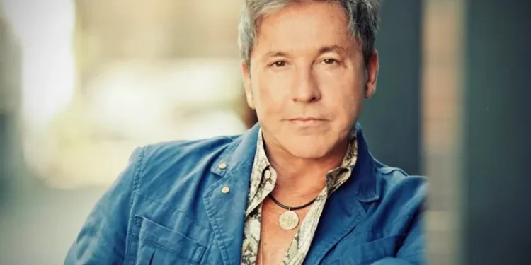 No retiro solo un descansito……Ricardo Montaner decidió tomarse un sabático de los escenarios. Está preparando un disco de unos 10 o 11 temas“