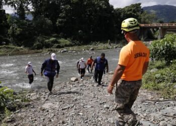 Bañistas tuvieron la oportunidad de salir a tiempo del río Fula, según empleado de negocio