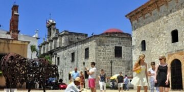Plantean incentivos a compras como impulso al turismo de ciudades