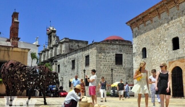 Plantean incentivos a compras como impulso al turismo de ciudades