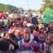 Haitianos abarrotan mercado binacional, en Dajabón, haciendo compras de Navidad
