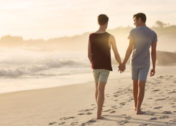 Obispos se rebelan contra la bendición a parejas del mismo sexo aprobada por el papa