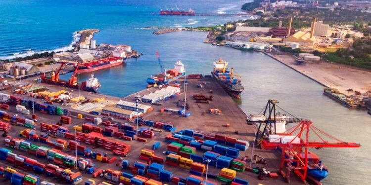 Anuncian paro en puertos de República Dominicana