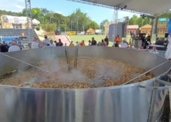 RD no logra romper el récord del sancocho más grande del mundo