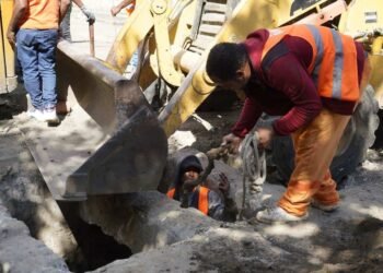 Recuperan enorme drenaje pluvial oculto por capa de asfalto en la Isabel Aguiar