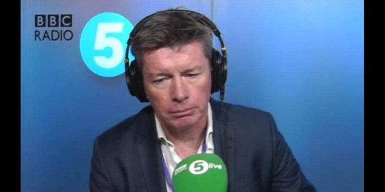 La historia del millonario británico que descubrió que no era el padre de sus tres hijos