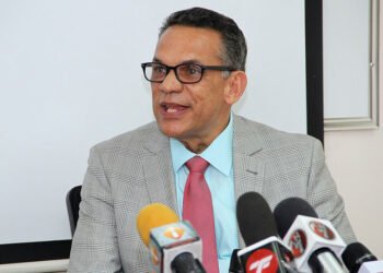 Ventura Camejo advierte viola Ley compensar a funcionarios por uso de vehículos propios