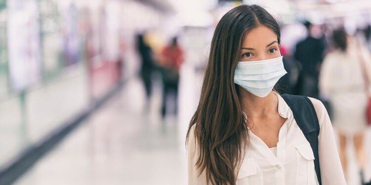 Sociedad de Medicina Interna pide vacunación y mascarillas por JN.1