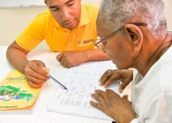 A pesar de los avances logrados en los últimos años, más de medio millón de personas  en el país aún son analfabetas