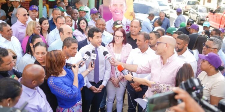 Domingo y Omar recolectan firmas para proyecto de ley que busca solucionar inundaciones en DN