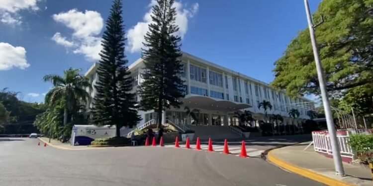 Ayuntamiento de Santiago advierte sobre bandas dejan fundas de basura en lugares estratégicos de la ciudad