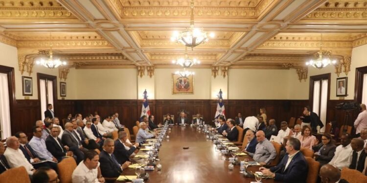 El gobierno promete reforzar inversión para el crecimiento económico