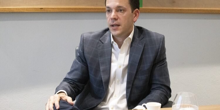 Empresario inicia un proceso legal contra Hugo Beras