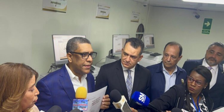 La Junta Central Electoral (JCE) comienza impresión del padrón electoral para las municipales