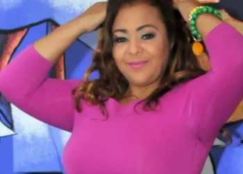 Jackeline Estévez dice “Las oportunidades siempre han sido limitadas”. Han desaparecido el 90% de las solistas dominicanos.