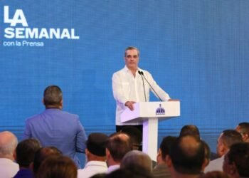 Gobierno asegura que la pobreza interanual se redujo de 28.0 % a 24.4 %