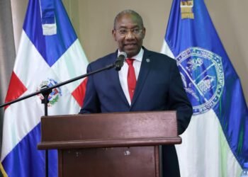 Pide rector de la UASD renuncie