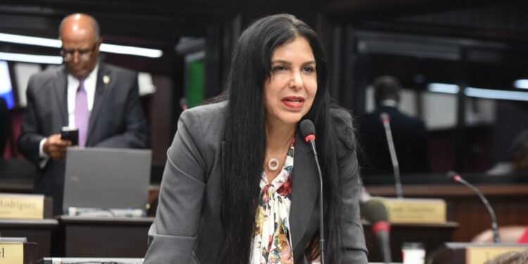 Diputada Rosa Amalia Pilarte se enfrenta hoy a juicio acusada de lavado de dinero del narco