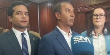 Domingo Contreras deposita ante Congreso proyecto solucionaría inundaciones en la capital